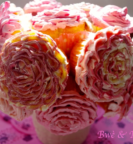 Bouquet de cupcakes (caramel/ vanille, chocolat/vanille).