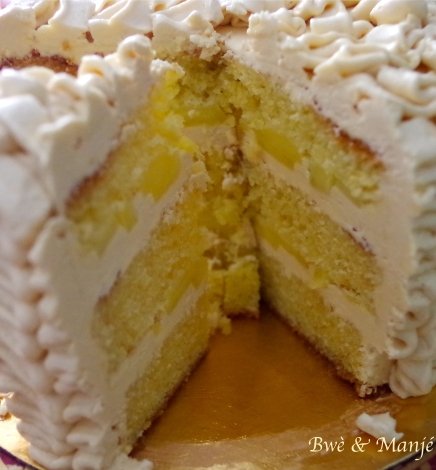 Layer cake à la vanille, pommes et caramel