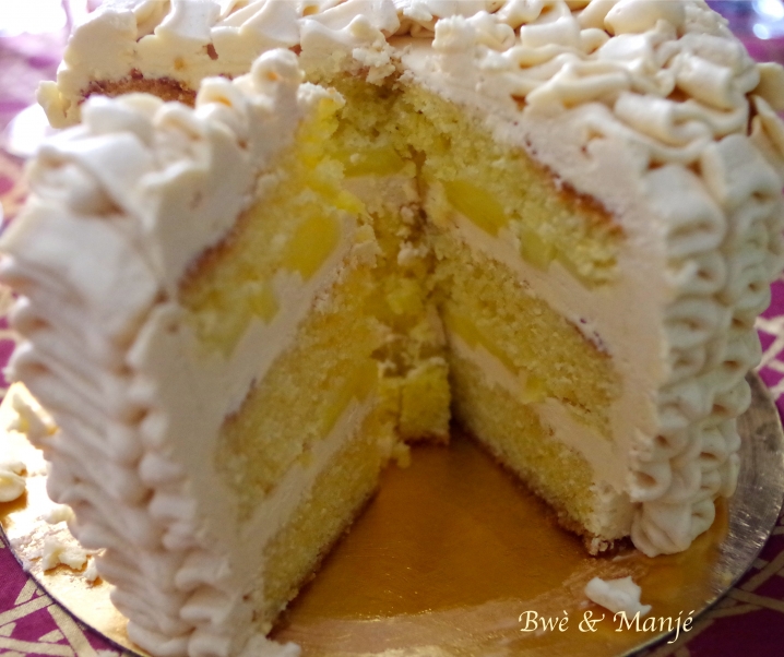 Layer cake à la vanille, pommes et caramel