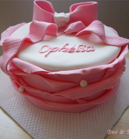 Ruffle cake (cake design)