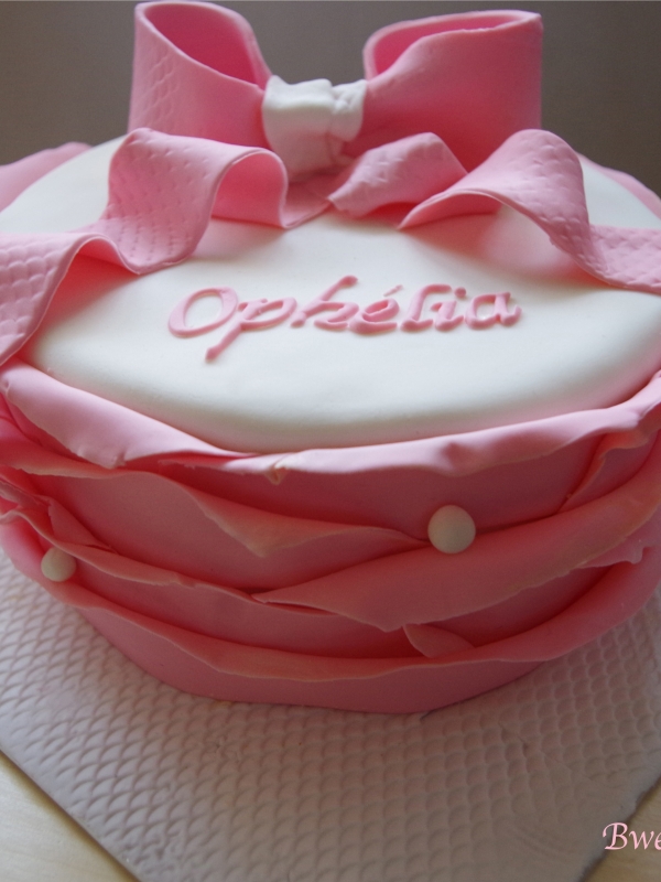 Ruffle cake (cake design)