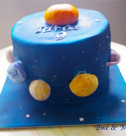 Gâteau système solaire (cake design)