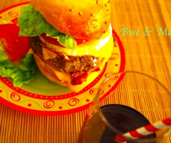 Hamburger maison (steak et pain)