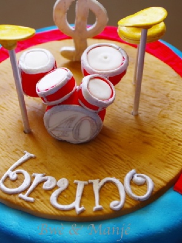 Gâteau batterie {Cake Design}