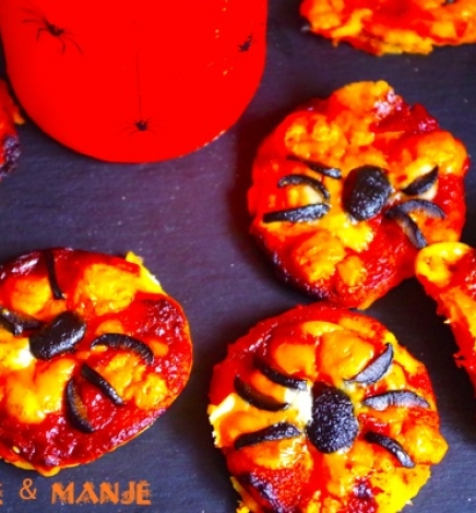Mini pizza araignée d’halloween