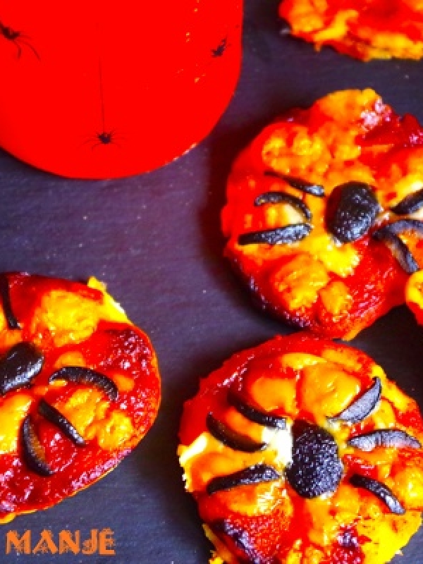 Mini pizza araignée d&rsquo;halloween