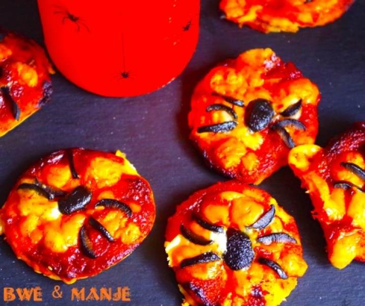 Mini pizza araignée d’halloween