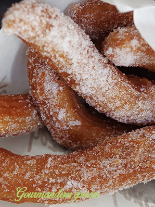 Chichi {au bon gout de cannelle}