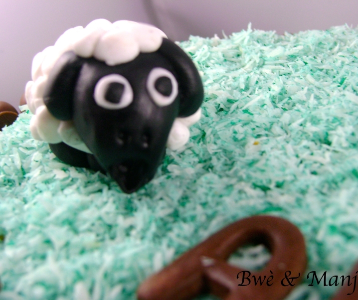 Faire un mouton en pâte à sucre (ou pâte d’amande)