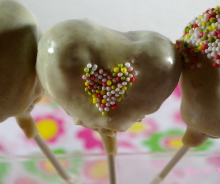 Cake pops de la Saint-Valentin