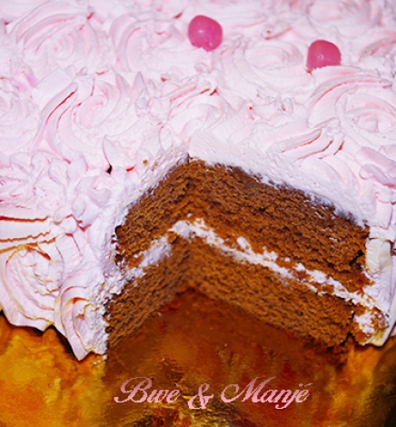 Layer cake chocolat garni de chantilly mascarpone