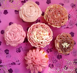 flowers cupcakes