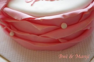 ruffle cake and bow