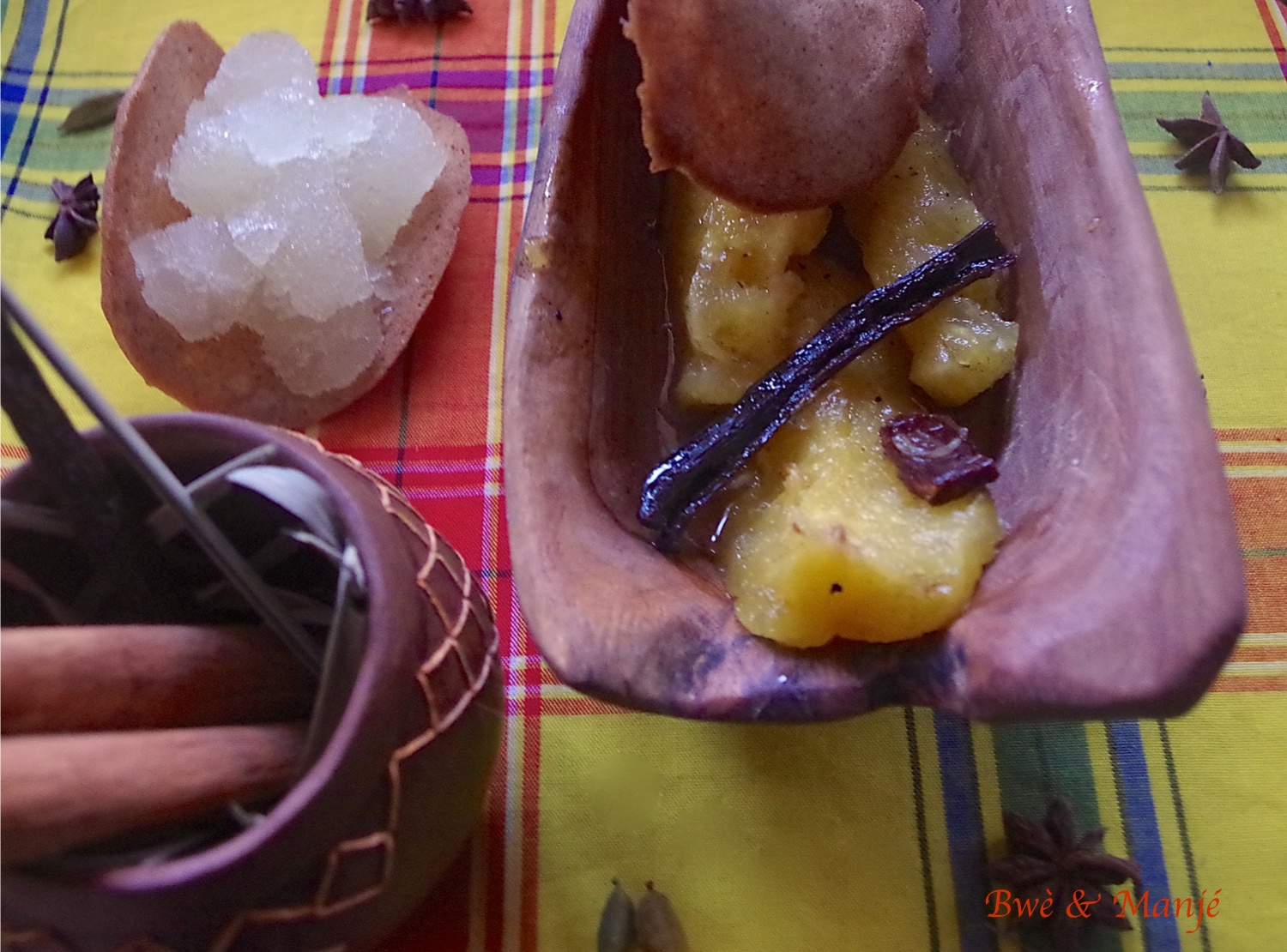 ananas rôti, granité bois d'inde citronnelle et tuile à la cannelle